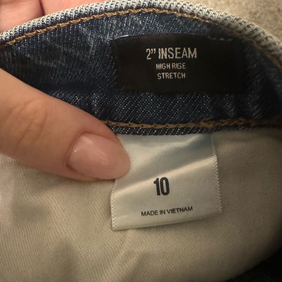 express jean shorts 2 inch inseam high-rise stretch size 10 - Picture 5 of 5